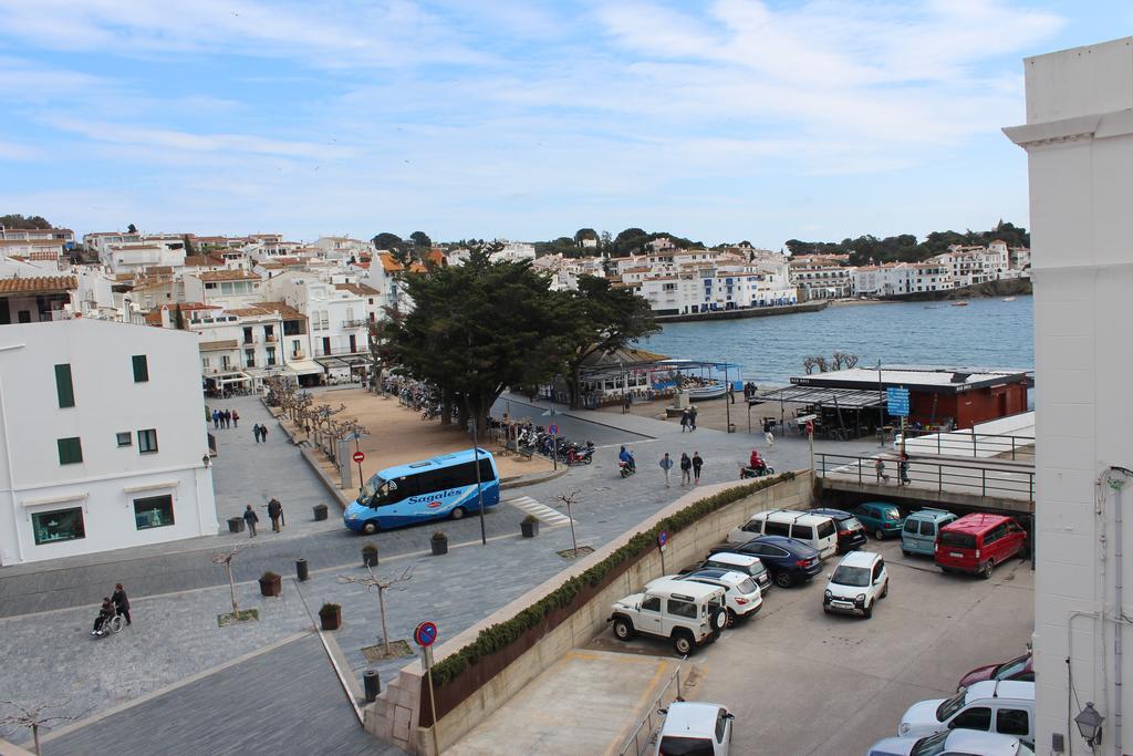 Hostal Cristina Cadaques Bagian luar foto